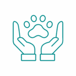 PRIMARY CARE Disegno di contorno di due mani che si stringono intorno a una grande zampa, simbolo di cura, protezione o adozione di animali. L'immagine utilizza linee semplici di colore verde acqua su sfondo bianco.